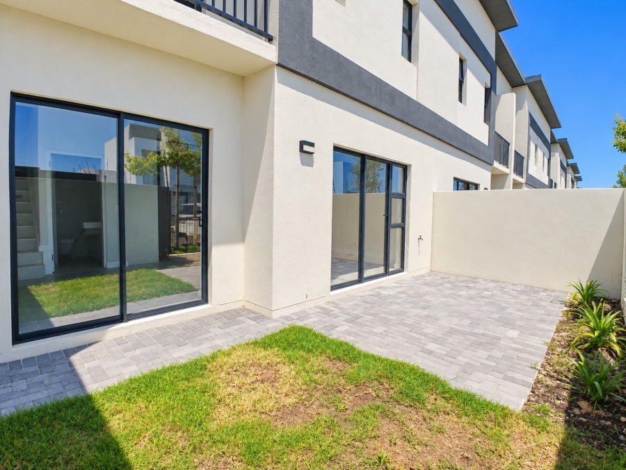 To Let 3 Bedroom Property for Rent in Sandown Western Cape